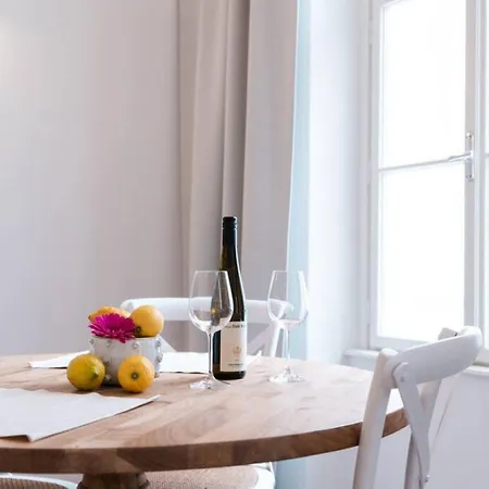 Apartment Smile Zum Goldenen Hirschen Krems an der Donau